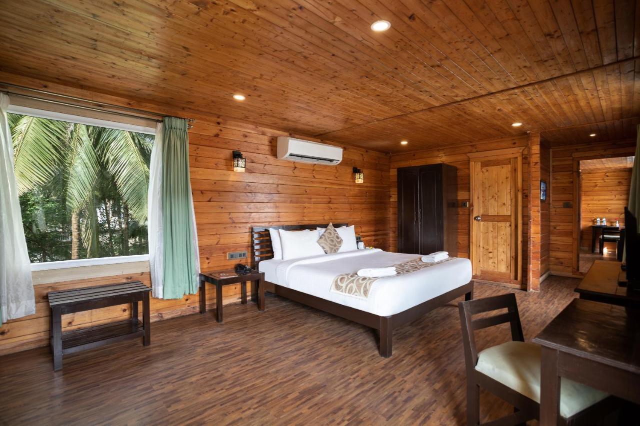 Stone Wood Riverfront Resort Siolim Exterior photo