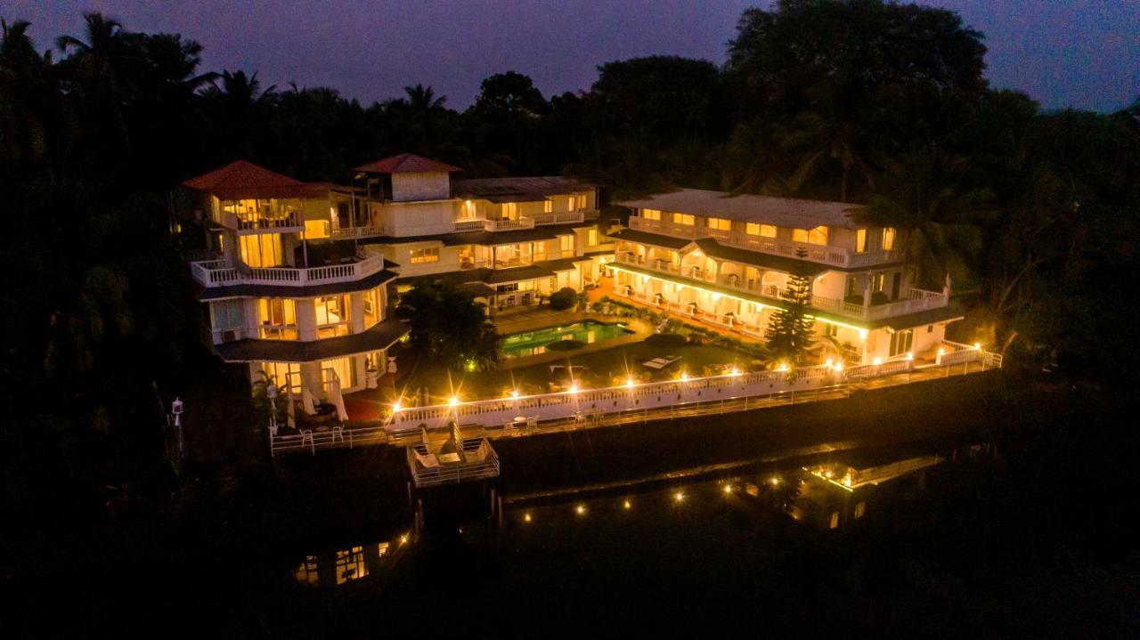 Stone Wood Riverfront Resort Siolim Exterior photo